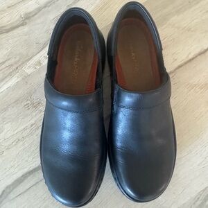 Clarks PRO Black Leather Slip-On Work Shoes – NEW – Women’s 7.5 / EU 38 / UK 5
